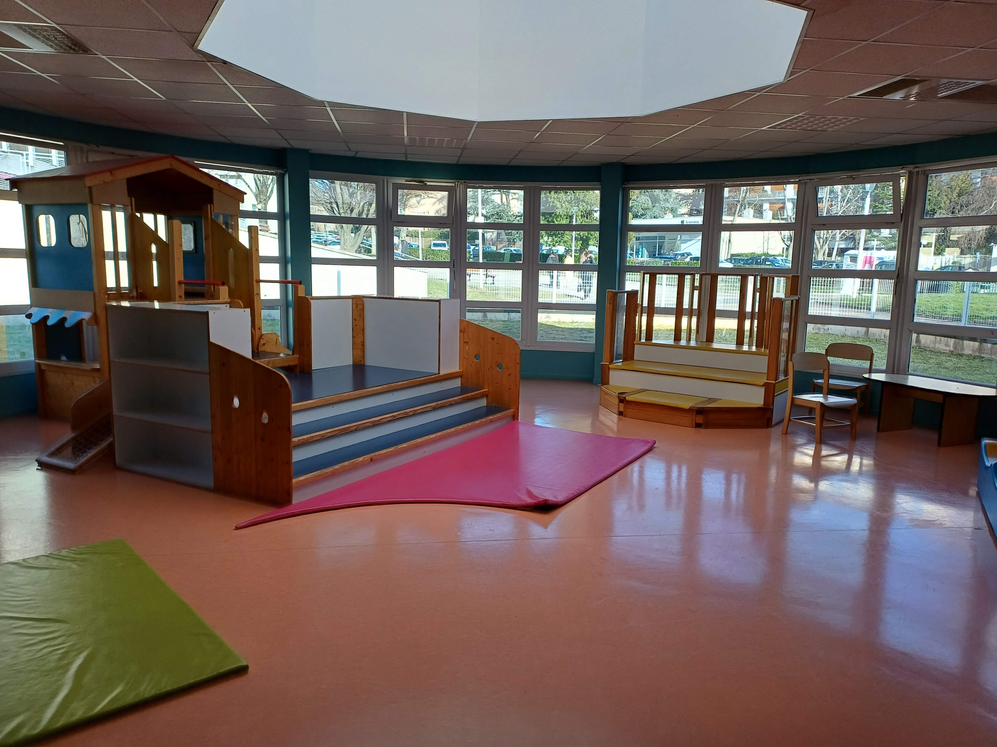 Salon crèche jardin d'eveil