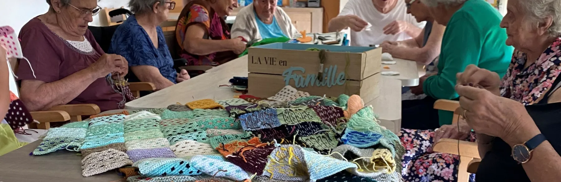 Les EHPAD du groupe AÉSIO Santé tricotent pour la bonne cause
