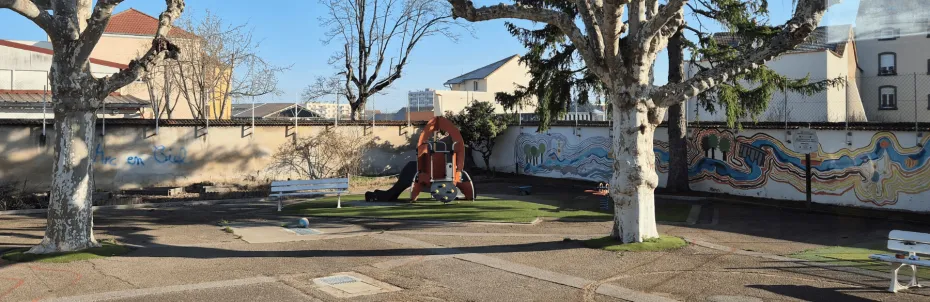 Découvrez la crèche L'Arc en Ciel AESIO Santé à Roanne